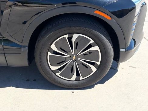 Used 2025 Chevrolet Blazer EV LT image 8