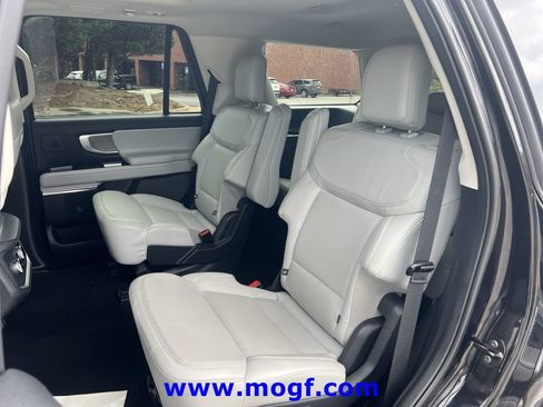 Certified 2025 Ford Expedition Platinum w/ Driver's Package AWD/4WD image 20
