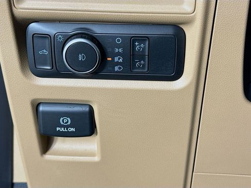 Used 2023 Ford F150 XLT AWD/4WD image 14