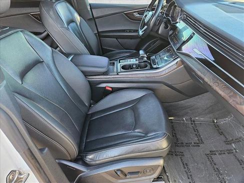 Used 2019 Audi Q8 Premium Plus w/ Premium Plus image 19