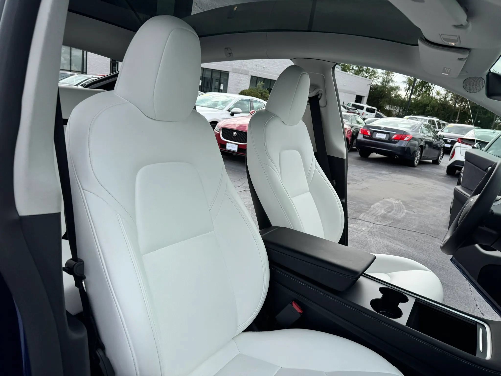 Used 2023 Tesla Model Y Long Range AWD/4WD image 13