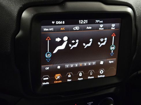 Used 2023 Jeep Renegade Latitude image 14