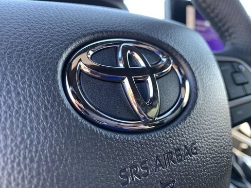 Used 2026 Toyota Sienna Platinum AWD/4WD image 35