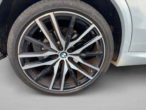 Used 2022 BMW X5 xDrive40i w/ M Sport Package image 27