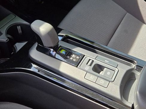 Used 2025 Toyota Prius LE image 23