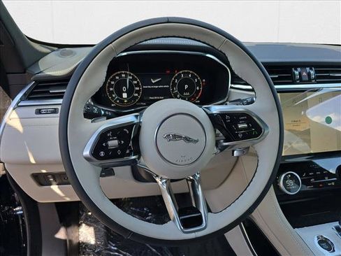 New 2026 Jaguar F-PACE R-Dynamic S image 15