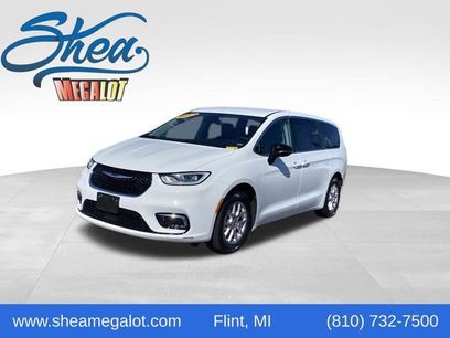 Used 2024 Chrysler Pacifica Touring-L