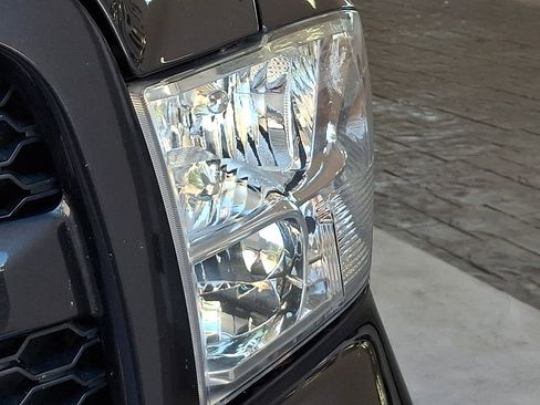 Used 2017 RAM 1500 Express AWD/4WD image 4