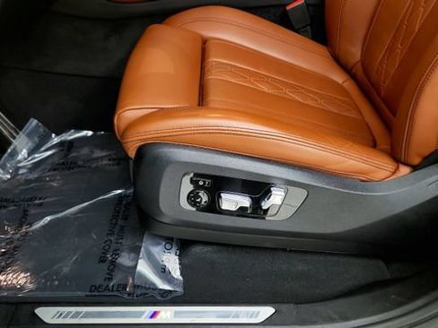 Used 2022 BMW X5 sDrive40i w/ M Sport Package RWD image 49