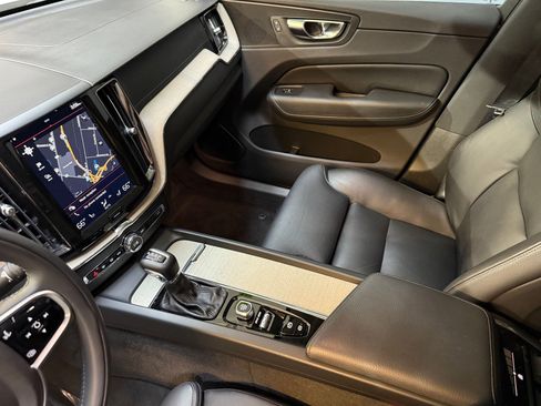 Used 2018 Volvo XC60 T5 Inscription w/ Convenience Package image 31