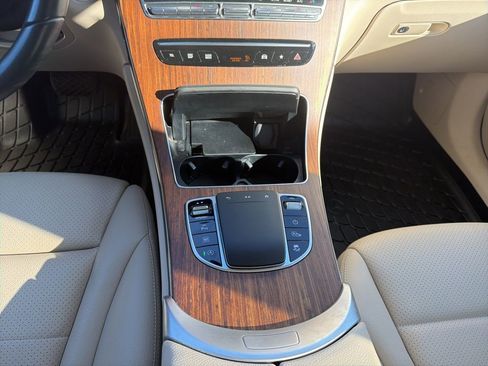 Used 2022 Mercedes-Benz GLC 300 4MATIC image 17