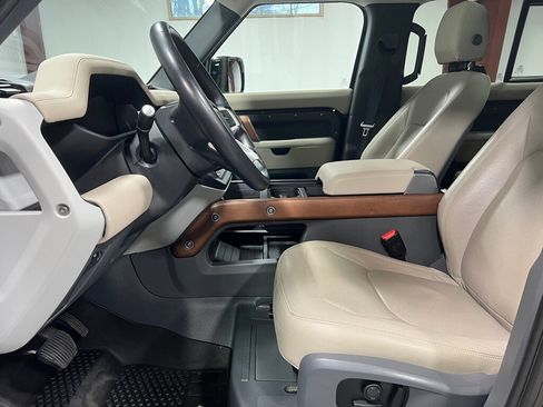 Used 2024 Land Rover Defender 110 S image 20