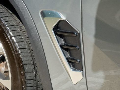 Used 2024 BMW X5 sDrive40i w/ Premium Package RWD image 13