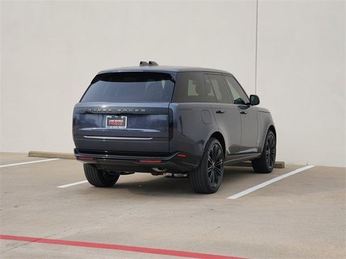 New 2026 Land Rover Range Rover SE image 4