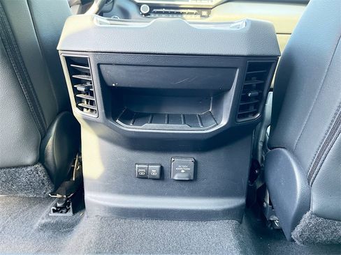 Used 2022 Toyota Tundra Limited image 31