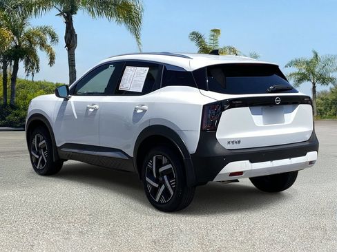 Certified 2026 Nissan Kicks SV FWD image 3