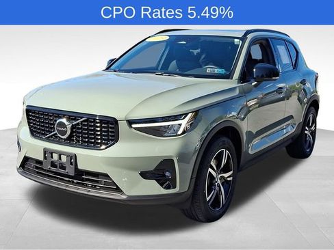 Certified 2023 Volvo XC40 B5 Plus w/ Climate Package AWD/4WD image 4