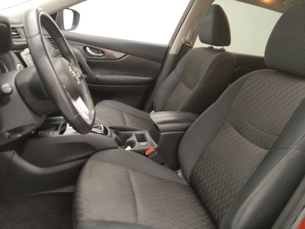Used 2019 Nissan Rogue SV w/ Sun & Sound Touring Package AWD/4WD image 17