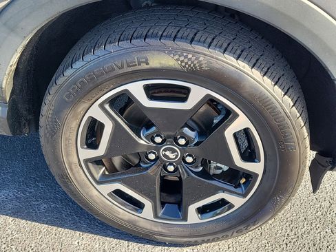 Used 2021 Ford Bronco Sport Outer Banks w/ Outer Banks Package (96D) image 8