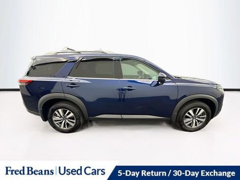Used 2024 Nissan Pathfinder SL AWD/4WD image 8