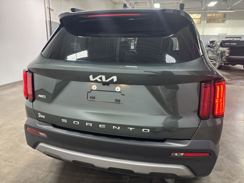 Used 2022 Kia Sorento SX Prestige image 4