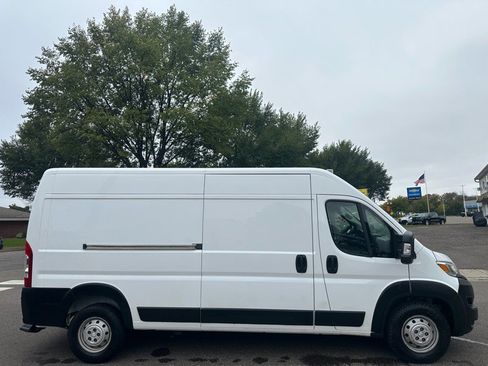 Used 2023 RAM ProMaster 2500 w/ Convenience Group image 4