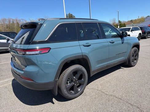 New 2026 Jeep Grand Cherokee Limited w/ Limited Altitude Package AWD/4WD image 3
