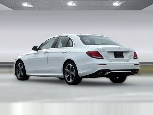 Used 2019 Mercedes-Benz E 300 image 3