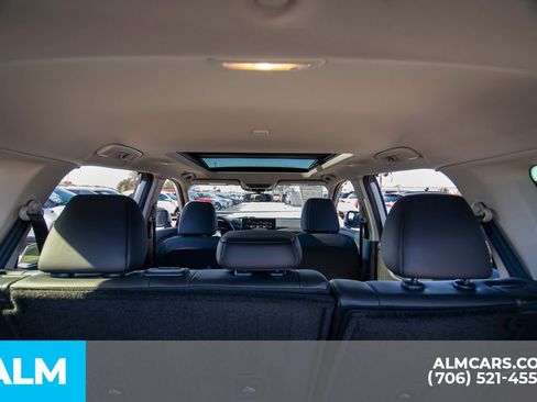 Used 2024 Nissan Rogue Platinum w/ Platinum Premium Package image 19