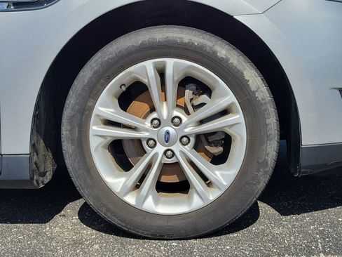 Used 2018 Ford Taurus SEL w/ Equipment Group 201A FWD image 5