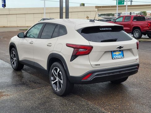 New 2026 Chevrolet Trax RS image 3