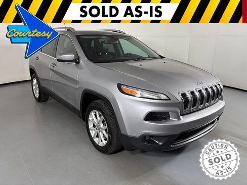 Used 2018 Jeep Cherokee Latitude Plus FWD image 1