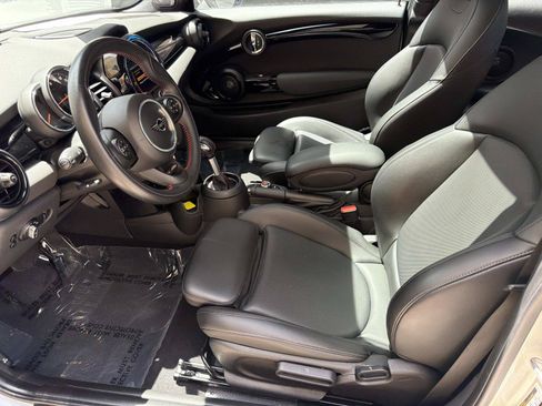 Used 2019 MINI Cooper S w/ Signature Upholstery Package FWD image 10