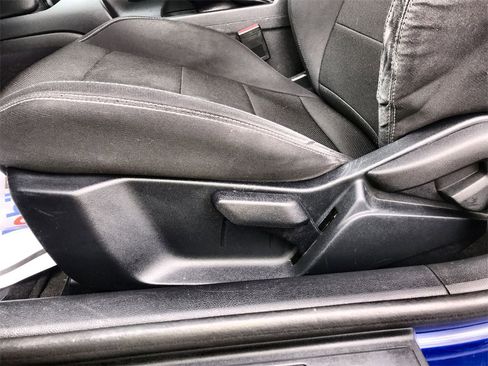 Used 2016 Ford Mustang Convertible image 12