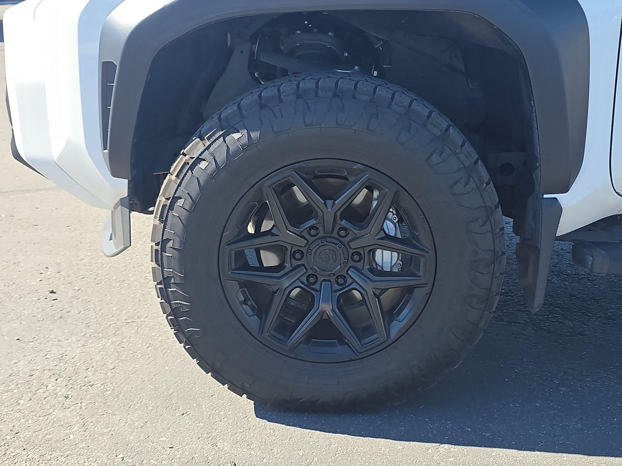 Used 2025 Toyota 4Runner SR5 AWD/4WD image 14