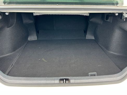 Used 2022 Toyota Camry SE image 9