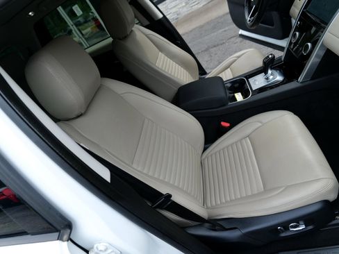 Used 2021 Land Rover Discovery Sport S image 36