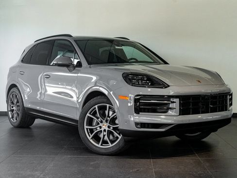 Certified 2025 Porsche Cayenne AWD/4WD image 9