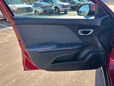 Used 2025 Kia K4 LXS image 10