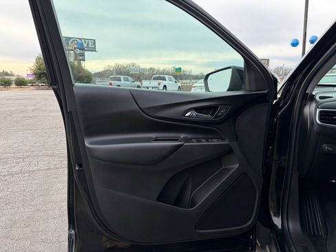 Used 2022 Chevrolet Equinox LT image 11