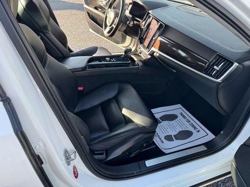 Used 2017 Volvo S90 T6 Momentum image 12