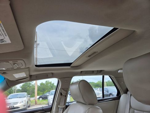 Used 2011 Cadillac DTS Luxury FWD image 13