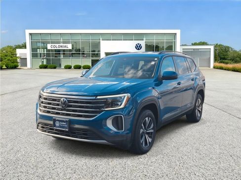 Certified 2025 Volkswagen Atlas SE image 6