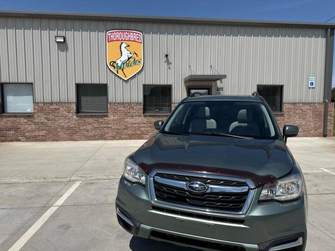 Used 2017 Subaru Forester 2.5i Premium AWD/4WD image 4