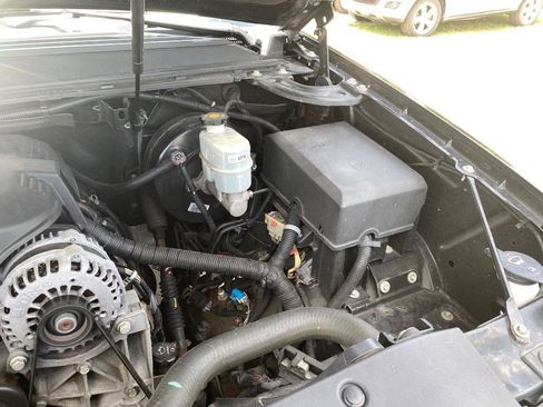 Used 2013 Chevrolet Suburban LTZ RWD image 26