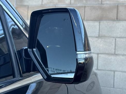 Used 2019 Cadillac Escalade ESV Platinum AWD/4WD image 7