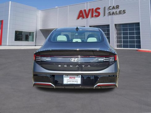Used 2025 Hyundai Sonata SEL FWD image 7
