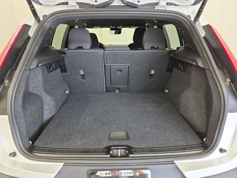 Used 2025 Volvo XC40 B5 Core AWD/4WD image 29