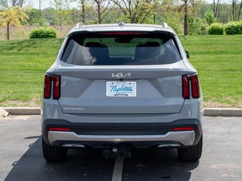 Certified 2025 Kia Sorento SX image 30