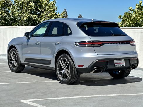Certified 2026 Porsche Macan AWD/4WD image 3